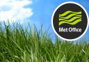 Met Office shares hay fever warning as very high pollen levels expected. (Canva/Met Office)