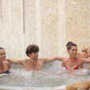 Lay-Z-Spa hot tubs slashed in price in time for summer at B&Q, The Range and Wowcher (Canva)