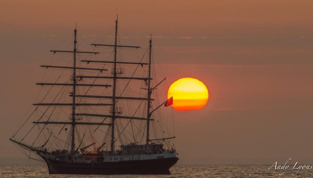 Sunrise at Swanage. Picture by Andy Lyons
