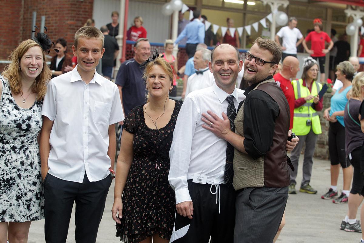 Keen runners Eve Carter and Graham Filmer tie the knot during the Poole parkrun. Photos by Sally Adams. 