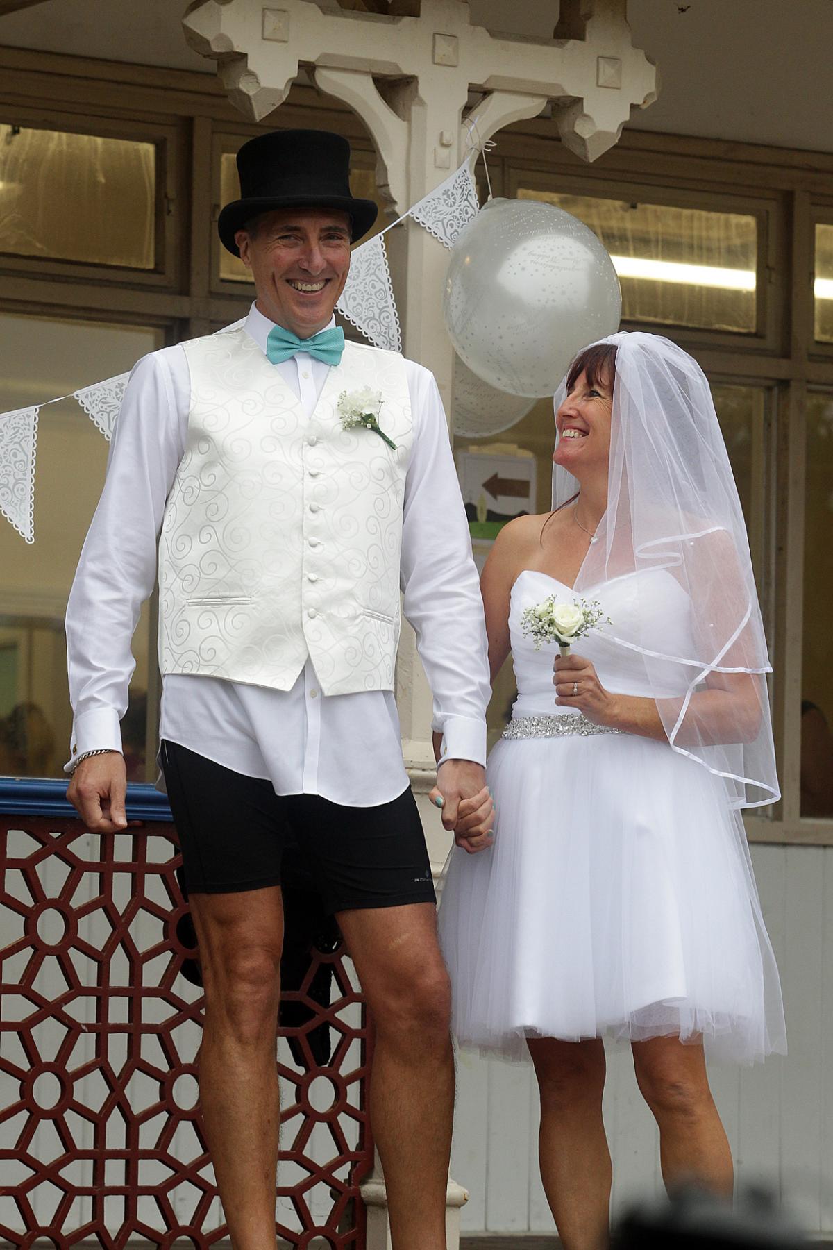 Keen runners Eve Carter and Graham Filmer tie the knot during the Poole parkrun. Photos by Sally Adams. 