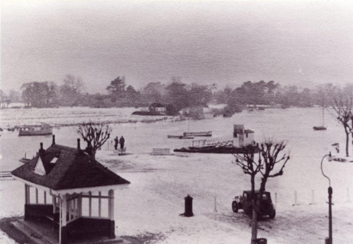 Christchurch Quay and Quomps with a frozen River Stour during the great snowstorm of 1963 . Picture: Red House Museum
