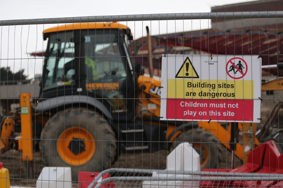 Work being carried out on the new seafront and tourism information kiosk and water play features between November 2014 and April 2015. 