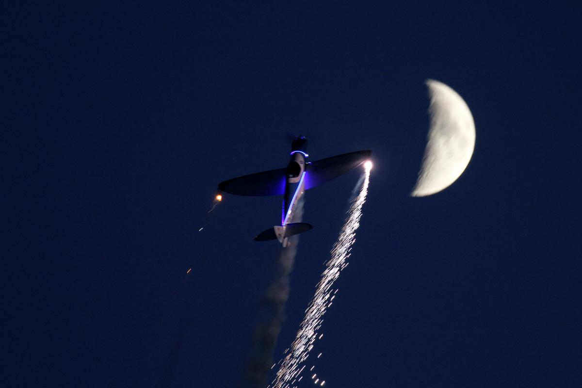 Dusk display pictures from day two of the Bournemouth Air Festival by Rob Fleming. 