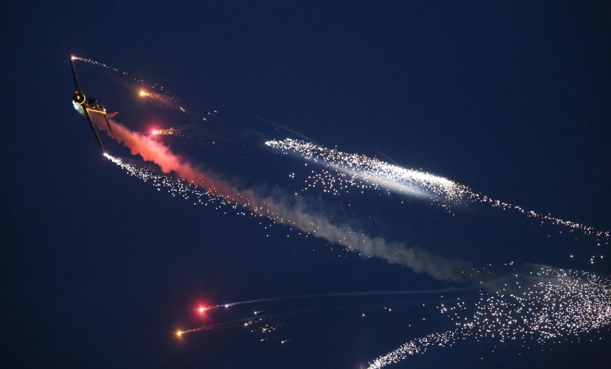 Dusk display pictures from day three of the Bournemouth Air Festival 2015 by Corin Messer. 